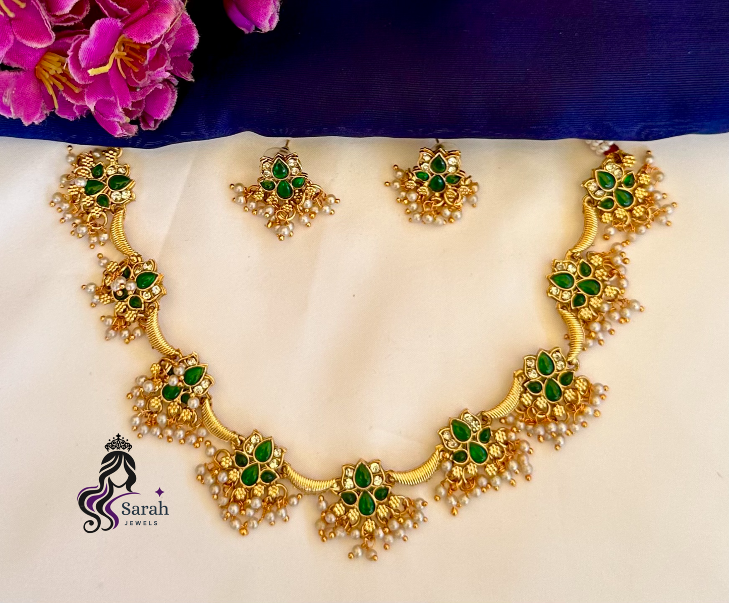 Green Lotus Pearl Necklace